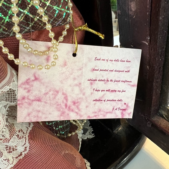 A.J. Design Vintage porcelain doll never taken out of the wood/glass custom box. - Picture 14 of 14